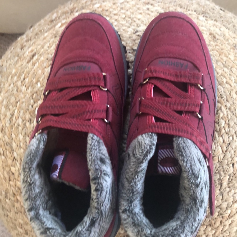 Brand new hiker/ fashion shoes. Size 9